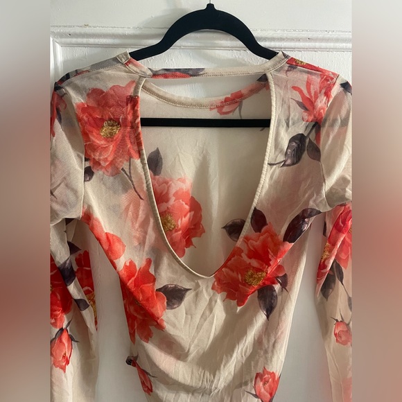 Sheer Floral Bodysuit - Picture 3 of 7